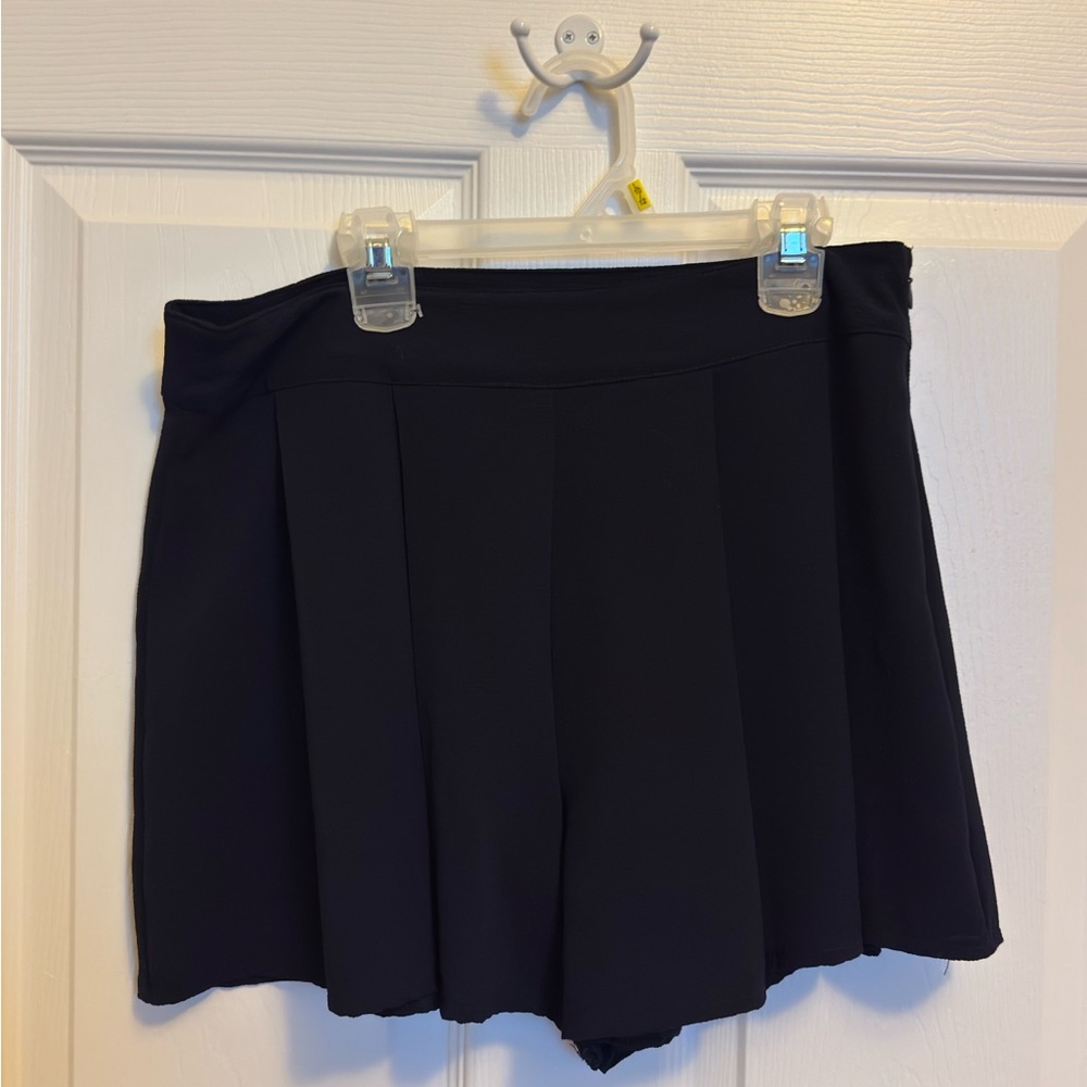 Sans Souci Classic Black Skorts